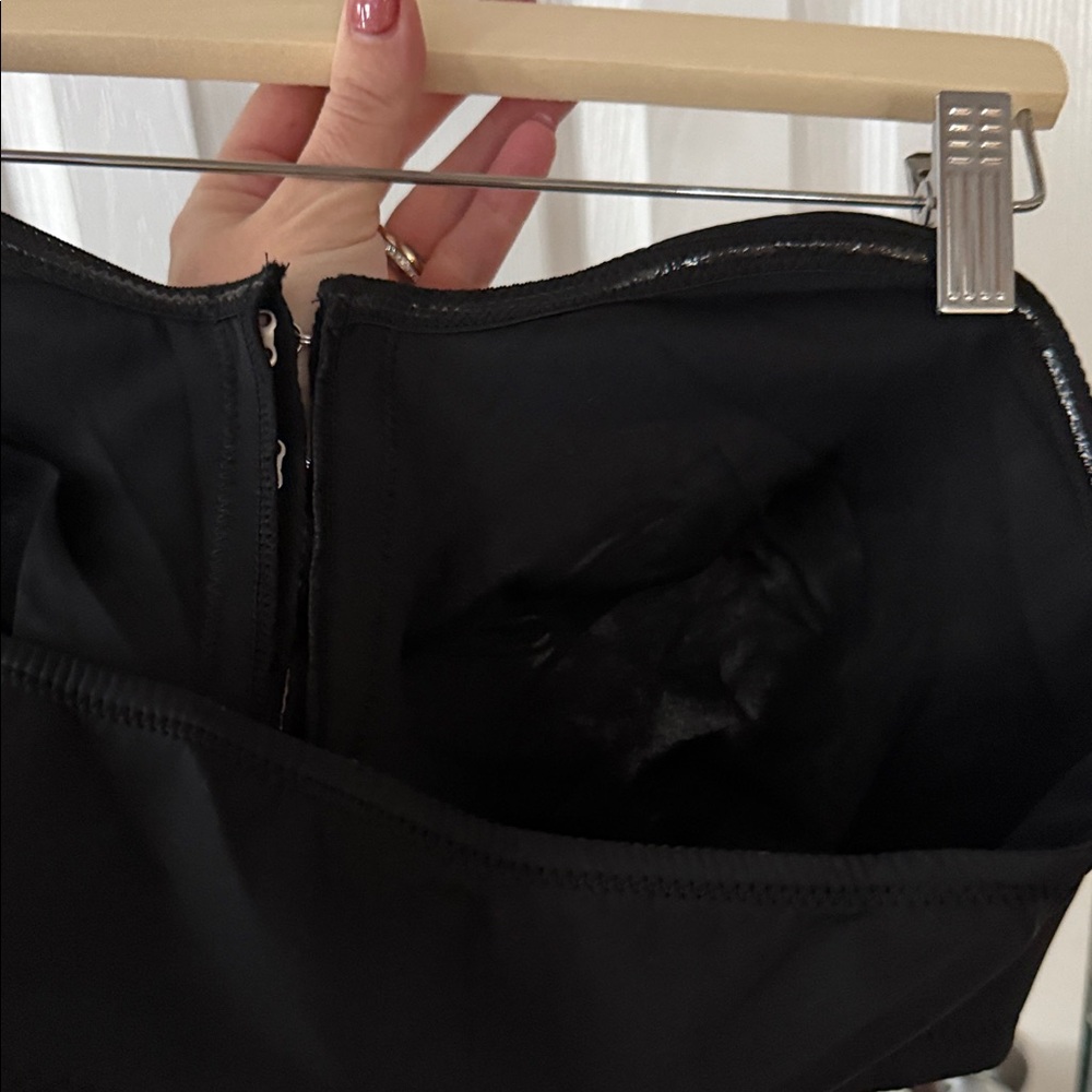 Stylish Black Women's Bandeau - Picture 2 of 3